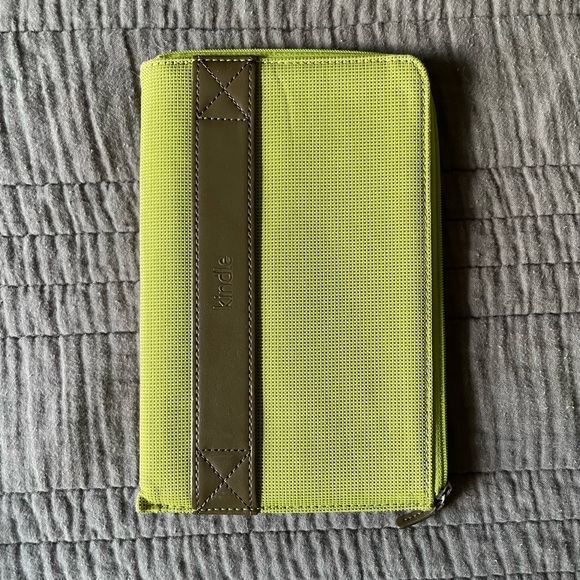 Amazon Kindle Fire 1st Generation 7” Screen Wifi Black Model DO1400 - Picture 8 of 11